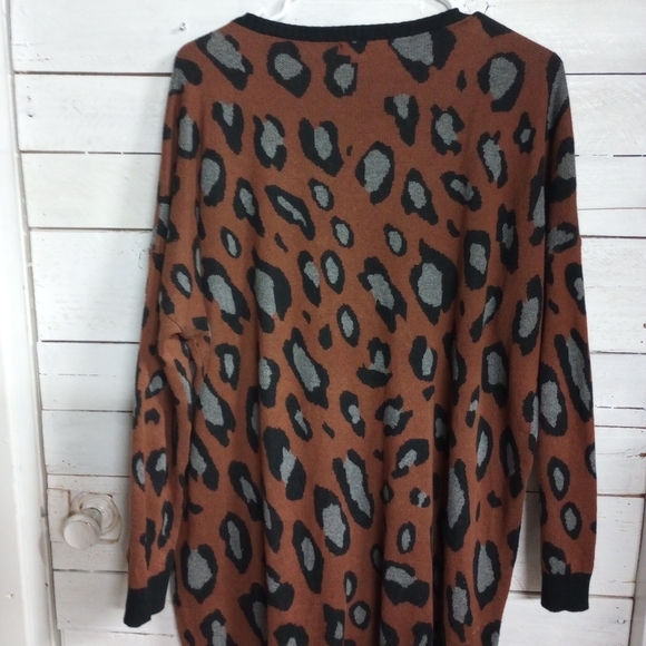 Yo Moko Women's Leopard Print Medium V-Neck High Low Hemline Sweater Oversized - Picture 7 of 12
